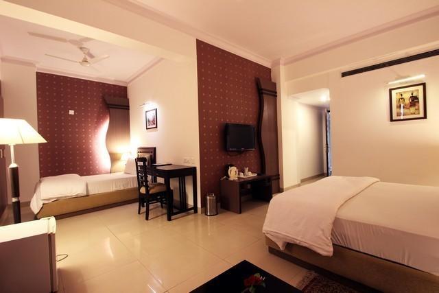 Shiva Oasis Resort Neemrana Værelse billede