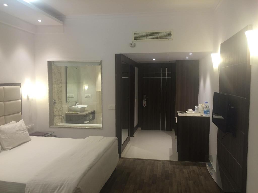 Shiva Oasis Resort Neemrana Eksteriør billede