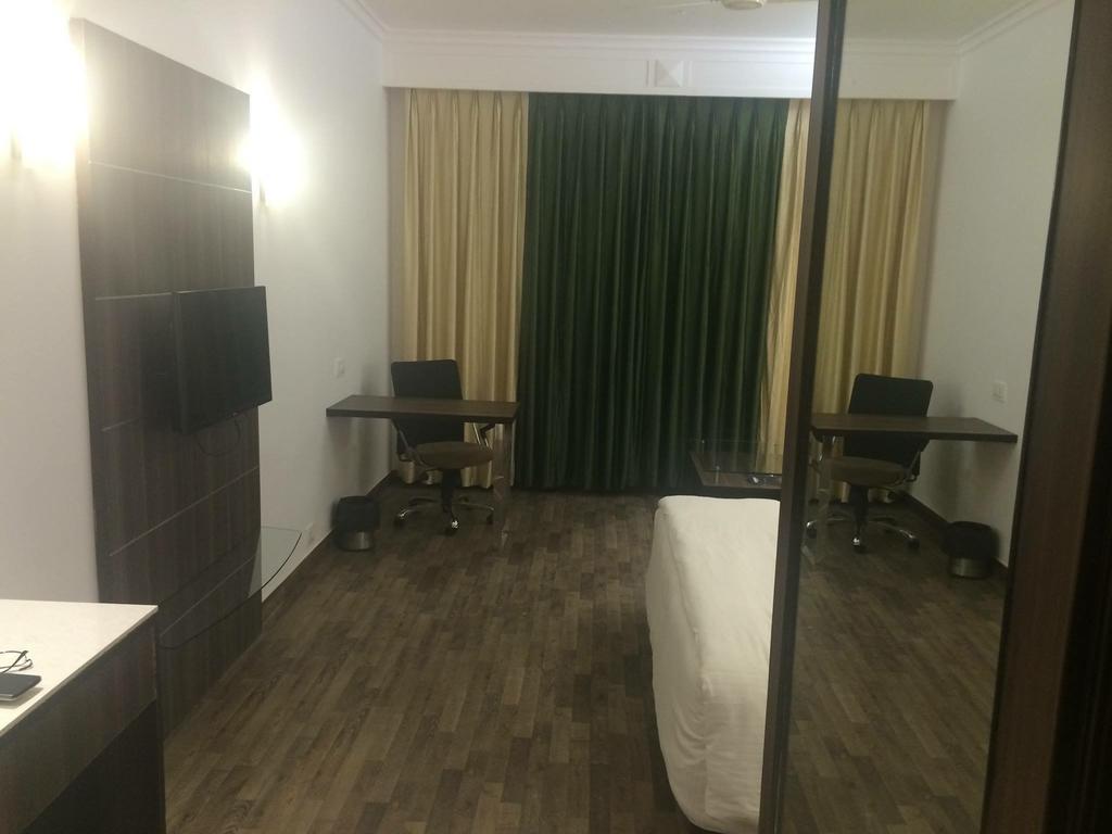 Shiva Oasis Resort Neemrana Eksteriør billede